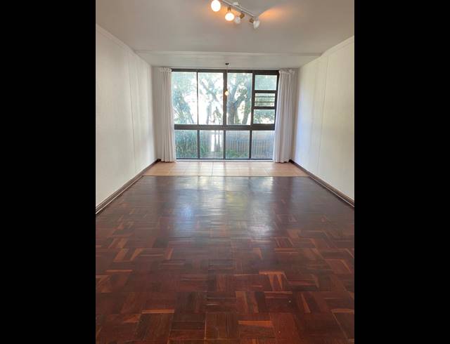 0.5 BEDROOM APARTMENT RENTED IN ORANJEZICHT